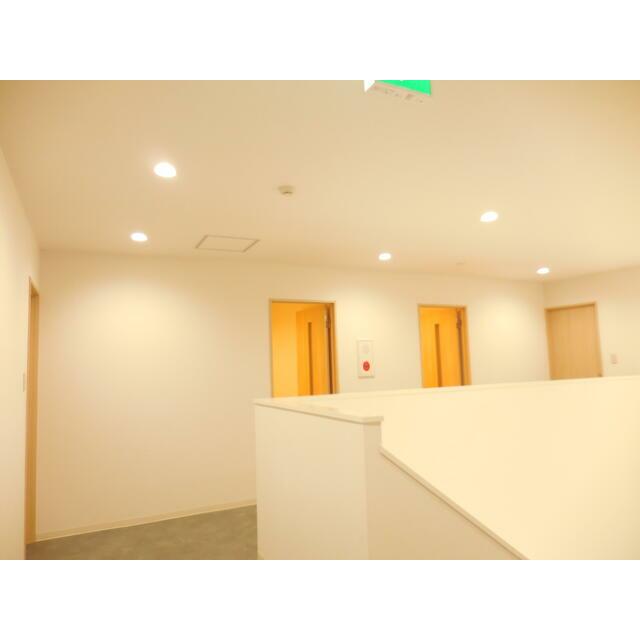 【貸事務所(一部)】１階はシャトレーゼ！建物全体リニューアル工事済！	ＡＢＣ広面ビル 1-D