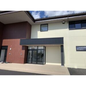 【貸事務所(一部)】１階はシャトレーゼ！建物全体リニューアル工事済！	ＡＢＣ広面ビル 1-D